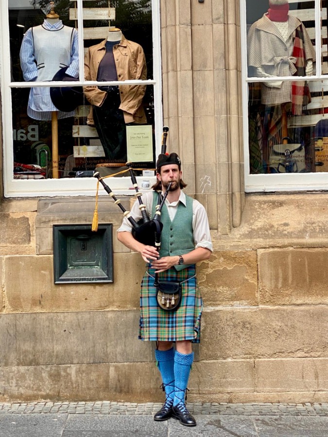 Piper_Edinburgh.jpg