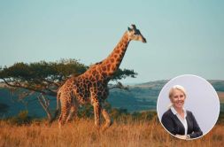 Daniela mit Giraffe.JPG
